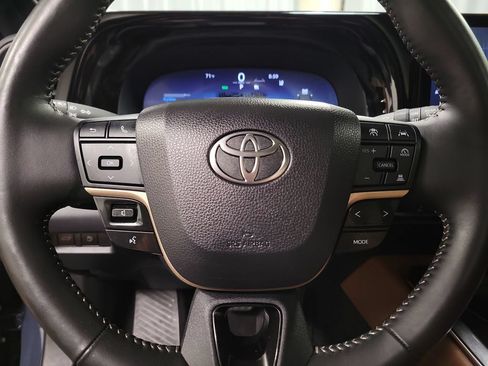 Used 2025 Toyota Crown Signia w/ Advanced Technology Package AWD/4WD image 19