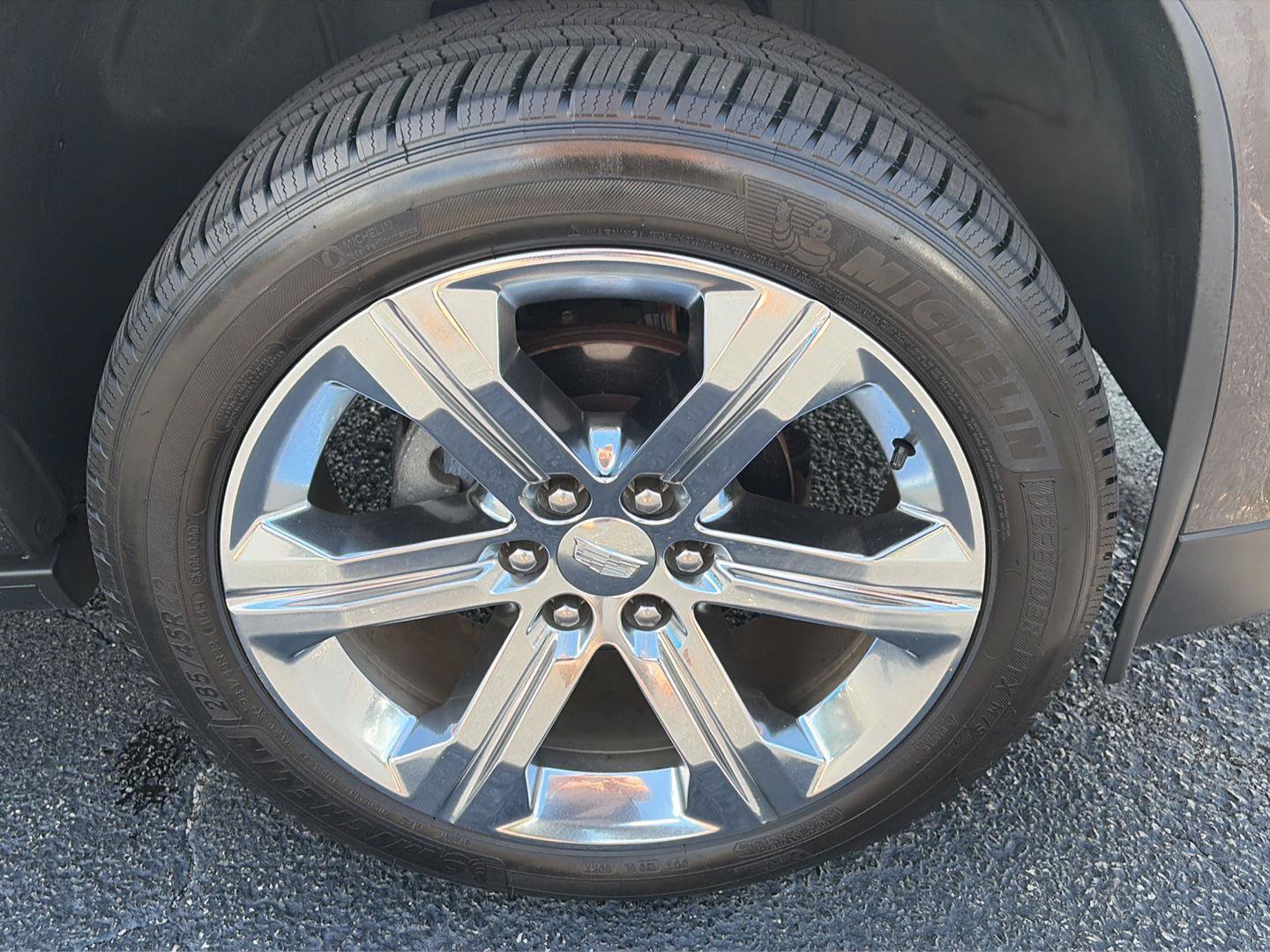 Used 2017 Cadillac Escalade Premium Luxury AWD/4WD image 45