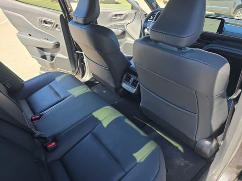 Used 2023 Toyota Crown Limited image 11