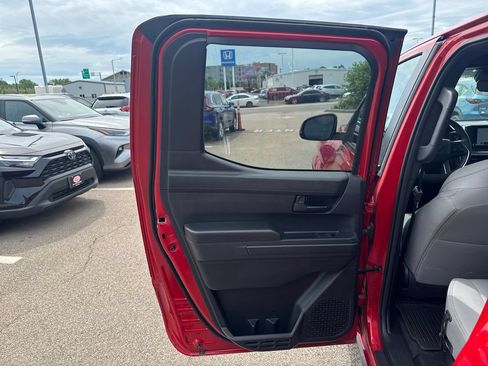Used 2025 Toyota Tacoma SR5 AWD/4WD image 35