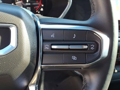 Used 2024 GMC Canyon Elevation image 25