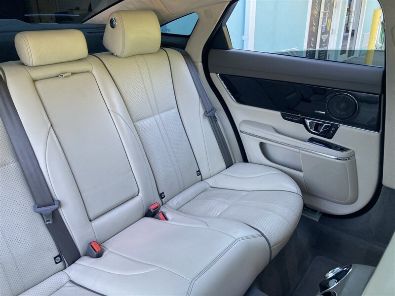 Used 2017 Jaguar XJ R-Sport RWD image 18