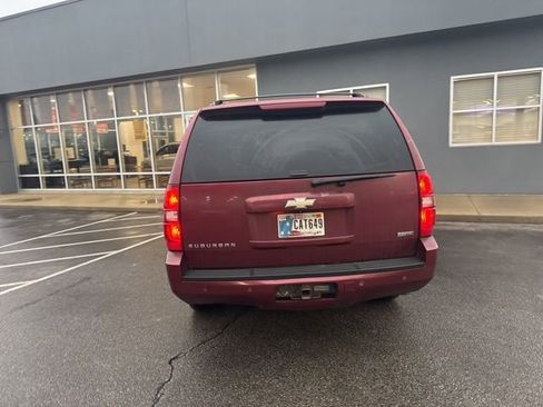 Used 2008 Chevrolet Suburban LT image 12