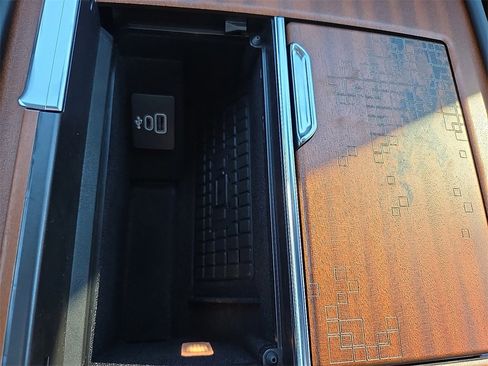 New 2025 Lincoln Navigator Black Label image 16