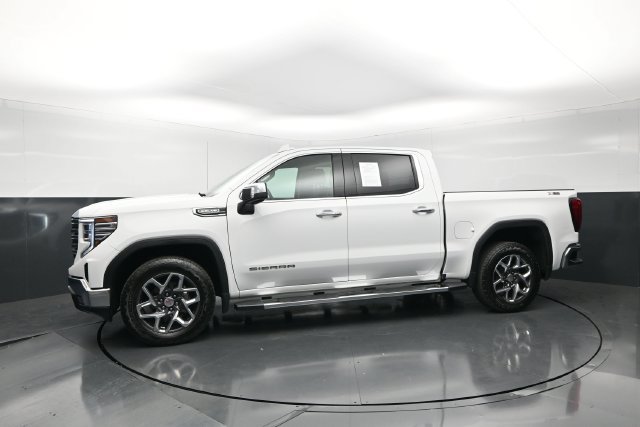 Used 2023 GMC Sierra 1500 SLT w/ SLT Premium Package AWD/4WD image 3