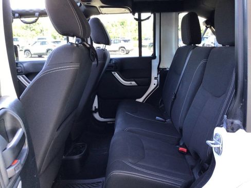 Used 2017 Jeep Wrangler Unlimited Sahara w/ Max Tow Package AWD/4WD image 30