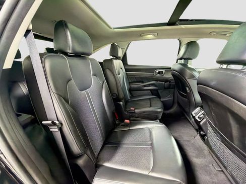 Used 2023 Kia Sorento SX AWD/4WD image 30
