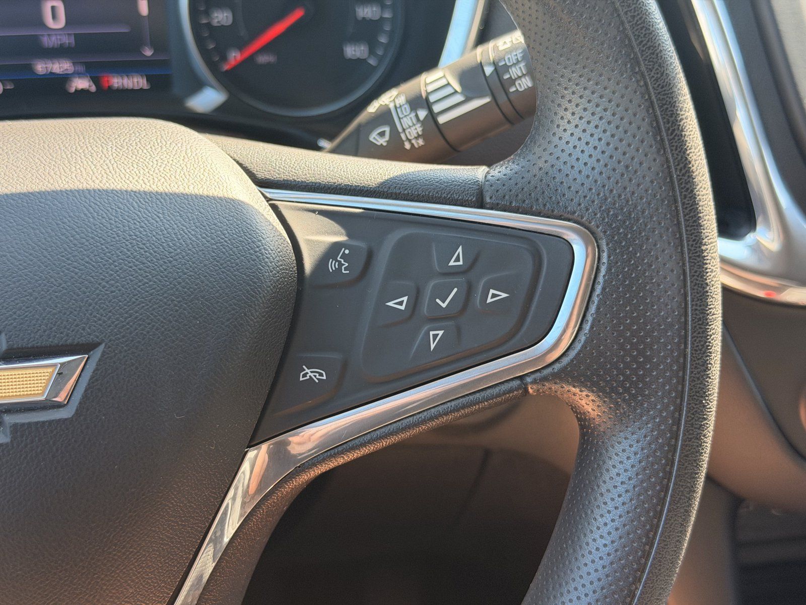 Used 2020 Chevrolet Equinox LT FWD image 20