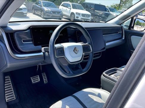 Used 2024 Rivian R1S Adventure AWD/4WD image 16