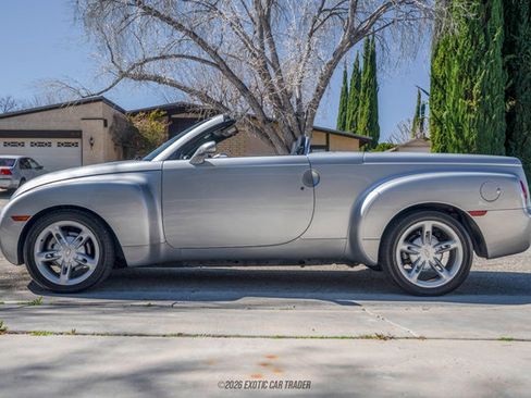 Used 2005 Chevrolet SSR image 3