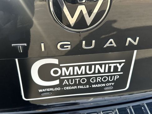 Used 2022 Volkswagen Tiguan SE R-Line image 31