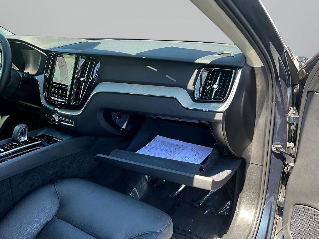 Used 2025 Volvo XC60 B5 Plus w/ Protection Package Premier AWD/4WD image 29