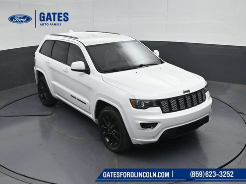 Used 2020 Jeep Grand Cherokee Altitude AWD/4WD image 50