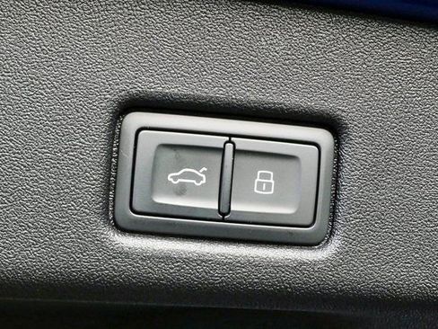 New 2025 Audi SQ5 Premium Plus image 30