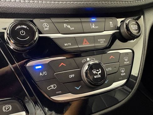 New 2027 Chrysler Pacifica Select FWD image 33