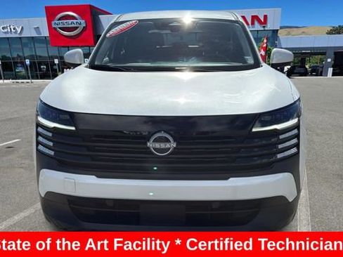 Certified 2025 Nissan Kicks SV image 8