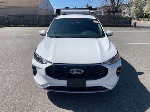 Used 2023 Ford Escape ST-Line Select AWD/4WD image 3