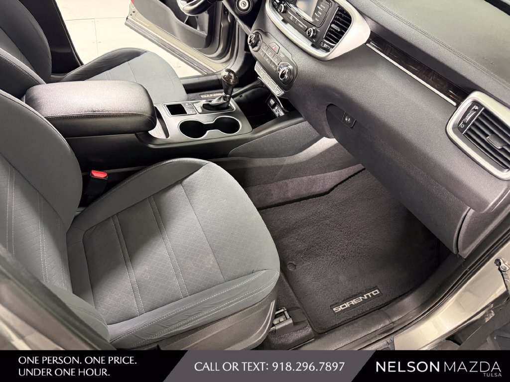 Used 2016 Kia Sorento FWD w/ LX Convenience Package image 43