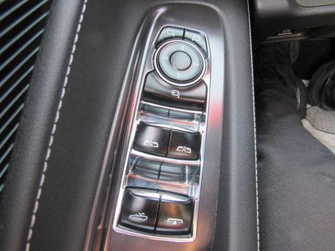 Used 2025 Chevrolet Corvette Stingray Preferred Conv w/ Stealth Interior Trim Package RWD image 20