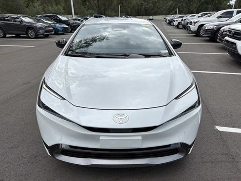 Certified 2026 Toyota Prius XLE FWD image 6