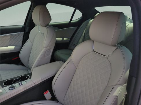 Used 2023 Genesis G70 3.3T w/ Sport Prestige Package RWD image 18