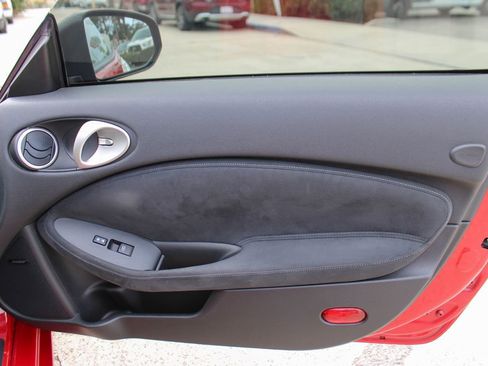 Used 2010 Nissan 370Z Touring w/ Sport Pkg RWD image 32