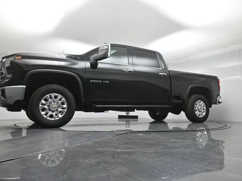 Used 2024 Chevrolet Silverado 2500 LTZ w/ LTZ Convenience Package AWD/4WD image 8