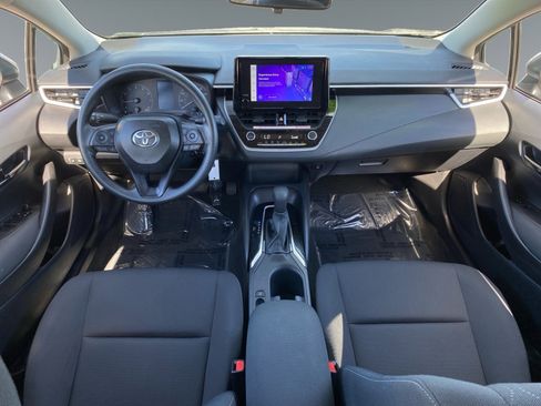 Used 2025 Toyota Corolla LE image 10