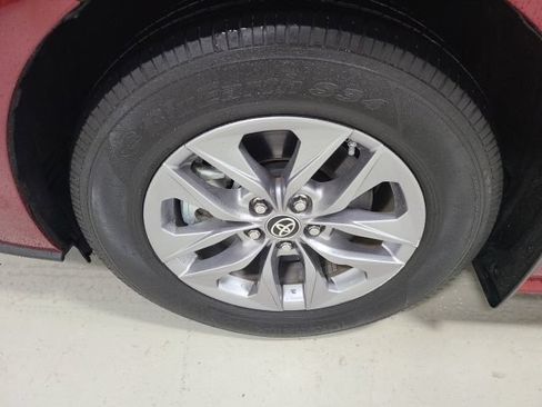 Certified 2024 Toyota Sienna XLE AWD/4WD image 43