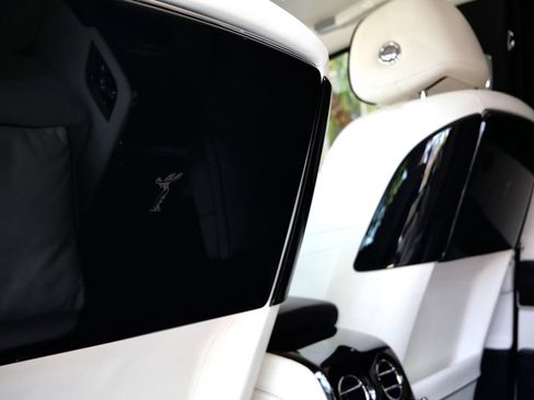 Certified 2022 Rolls-Royce Phantom Extended Wheelbase w/ The Phantom Package RWD image 29