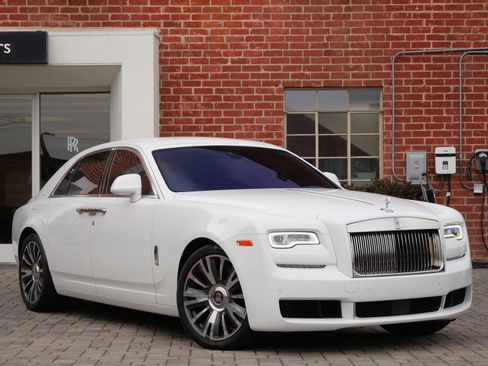 Used 2019 Rolls-Royce Ghost image 20