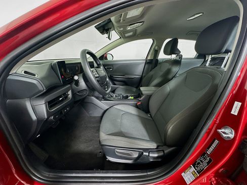 Used 2025 Kia K4 LXS image 13