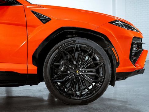 Used 2025 Lamborghini Urus SE AWD/4WD image 10