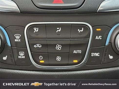 Used 2018 Chevrolet Equinox Premier image 23