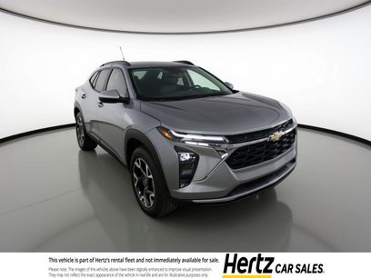 Used 2025 Chevrolet Trax LT