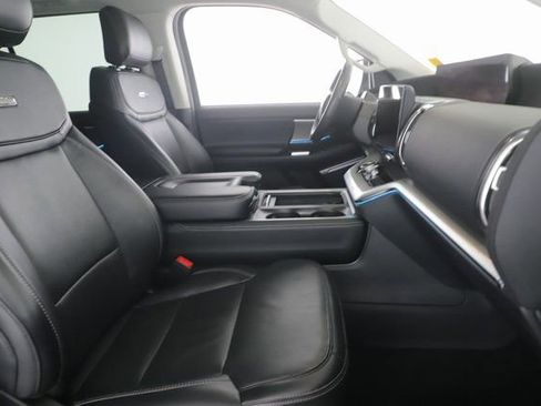 Used 2025 Ford Expedition Max Platinum image 37