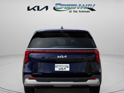 Certified 2025 Kia Carnival EX image 7