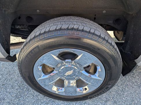 Used 2018 Chevrolet Silverado 1500 LTZ w/ Sport Package image 6