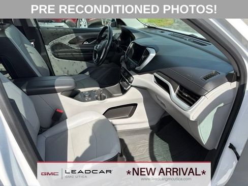 Used 2022 GMC Terrain SLT w/ LPO, Floor Liner Package AWD/4WD image 10
