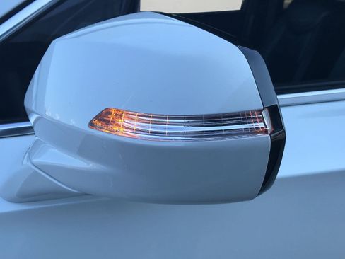 Certified 2024 Cadillac XT6 Luxury w/ LPO, Floor Liner Package AWD/4WD image 33