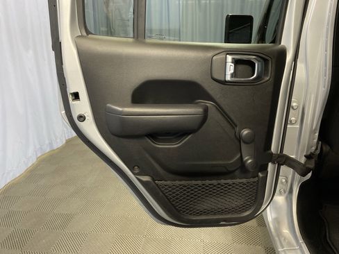 Certified 2022 Jeep Gladiator Sport image 23