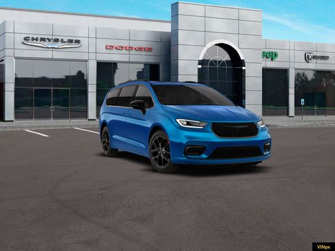 New 2026 Chrysler Pacifica Limited image 13