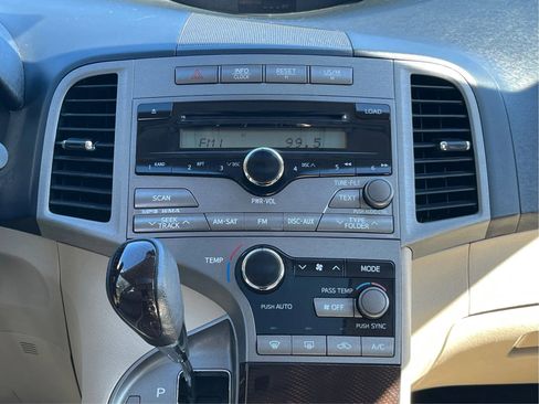 Used 2009 Toyota Venza Wagon 4D image 17