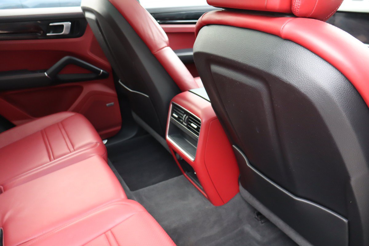 Used 2021 Porsche Cayenne AWD/4WD image 19
