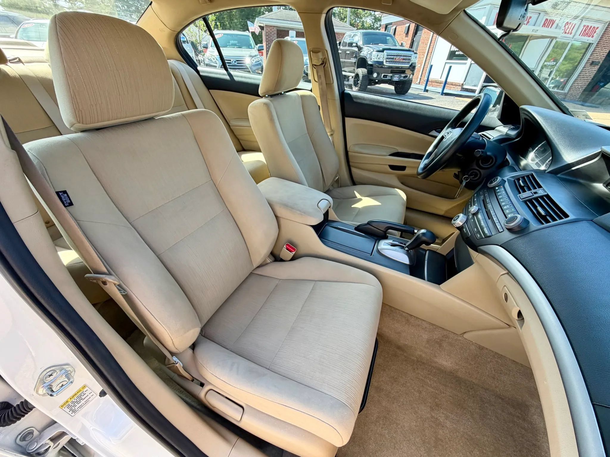 Used 2011 Honda Accord LX image 11