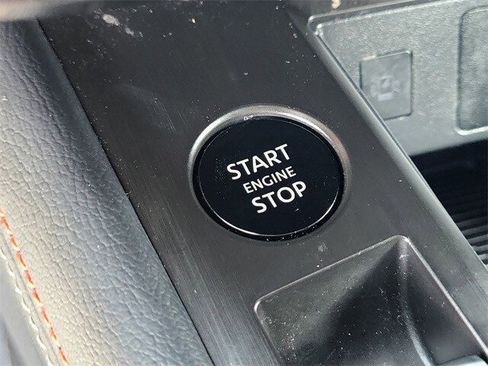 Certified 2025 Nissan Kicks SR image 19