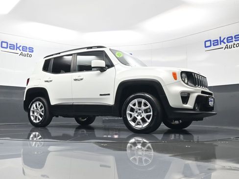 Used 2020 Jeep Renegade Latitude w/ Cold Weather Group image 34