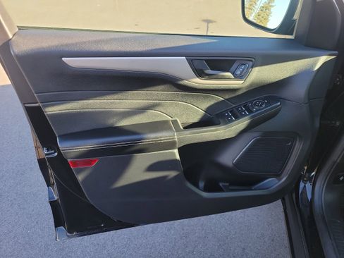 Certified 2022 Ford Escape SE w/ Convenience Package image 16