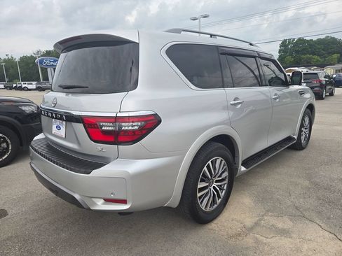 Used 2023 Nissan Armada SL w/ Captain's Chairs Package RWD image 4