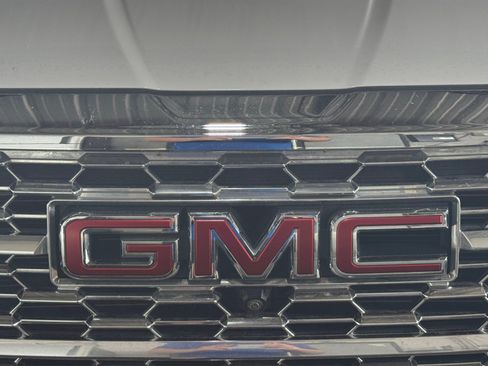 Used 2024 GMC Terrain Denali w/ Denali Premium Package AWD/4WD image 33
